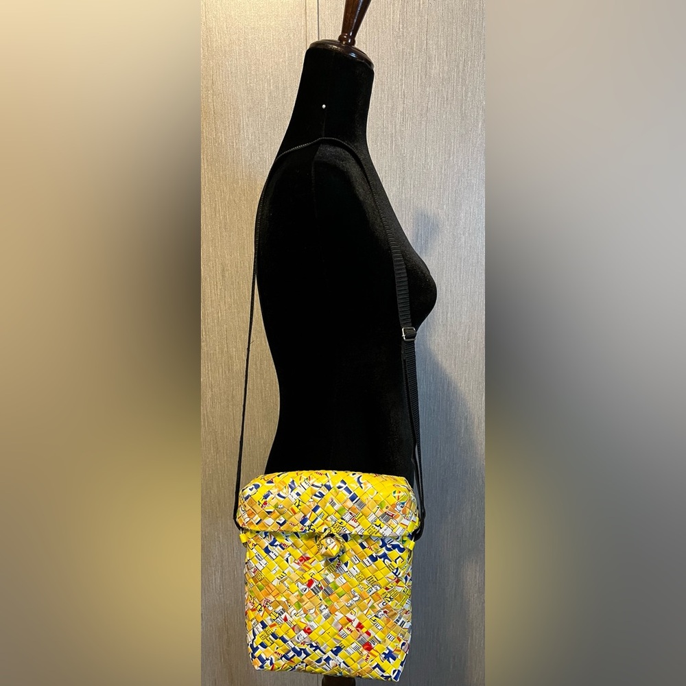 Re*Bagz Half the Sky Recycled Juice Container Woven Crossbody Bag - Picture 2 of 9